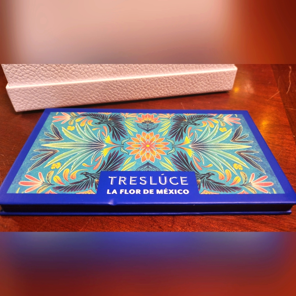 🤎NEW🤎 TRESLUCE LA FLOR DE MEXICO SHADOW PALETTE